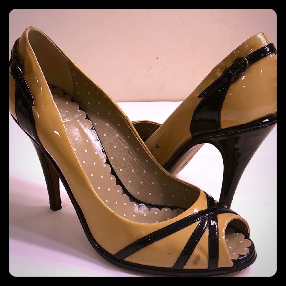 Moschino patent leather Peep toe heels size 38